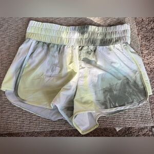 NWT DSG Womens 3" Athletic Shorts Built-In Liner Stride High Rise Tie Dye Size S